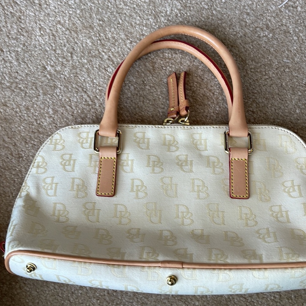 Dooney & Bourke spring handle bag - Picture 2 of 6
